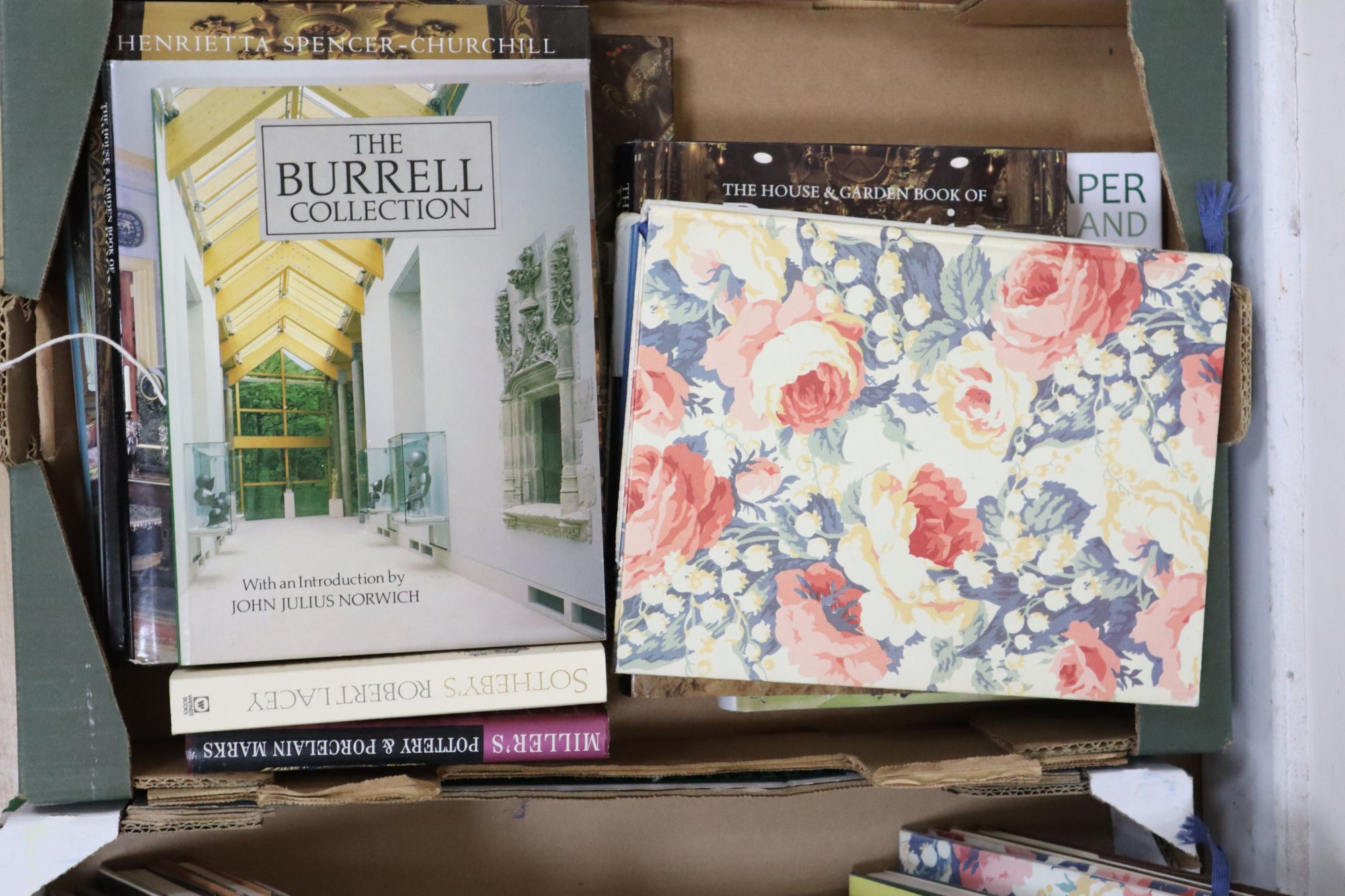 A quantity of antiques and arts reference books to include Philips Guide to English Porcelain, Oriental Blue and White, Sheraton Furni